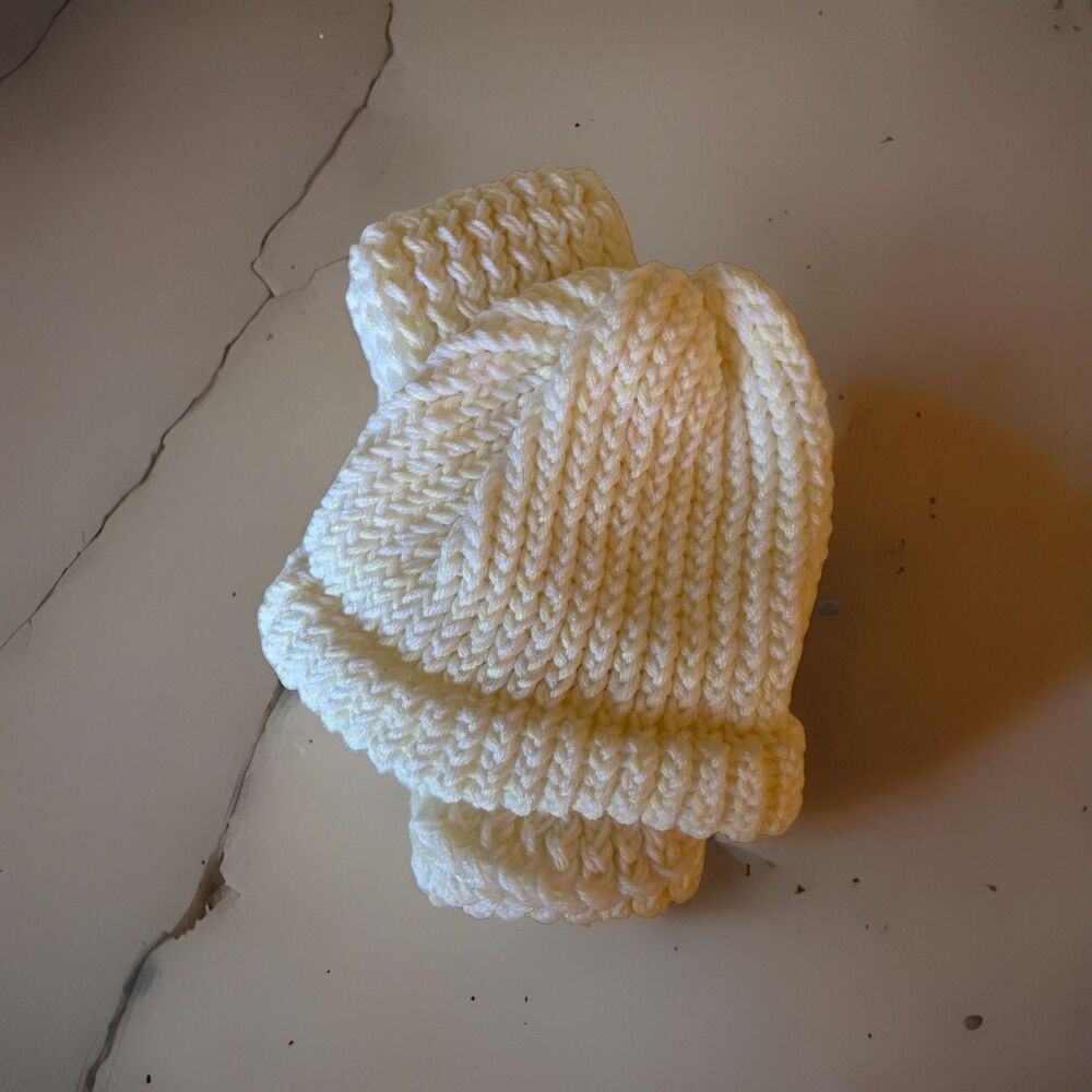 White And Cream Knit Beanie And Scarf Set For Kids - Picture 2 of 8